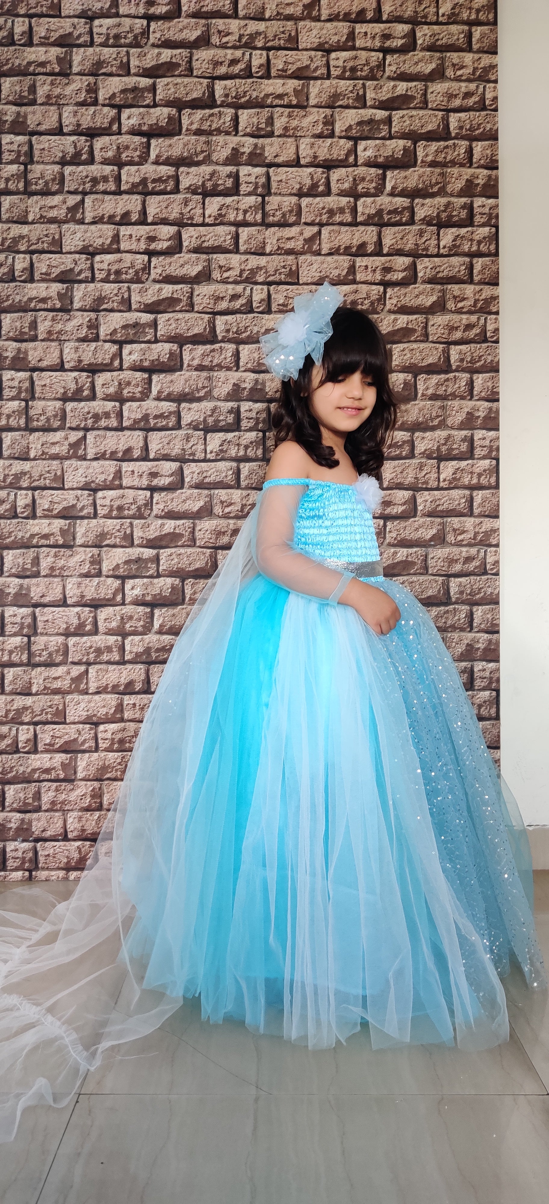 Girls HU2021 Disney Frozen Hooded Fleece Dressing Gown | eBay